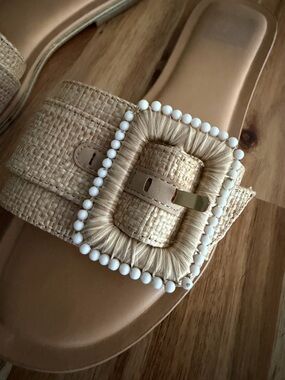Dolce Vita Jesse Neutral Raffia Buckle Slide Sandals - Beige